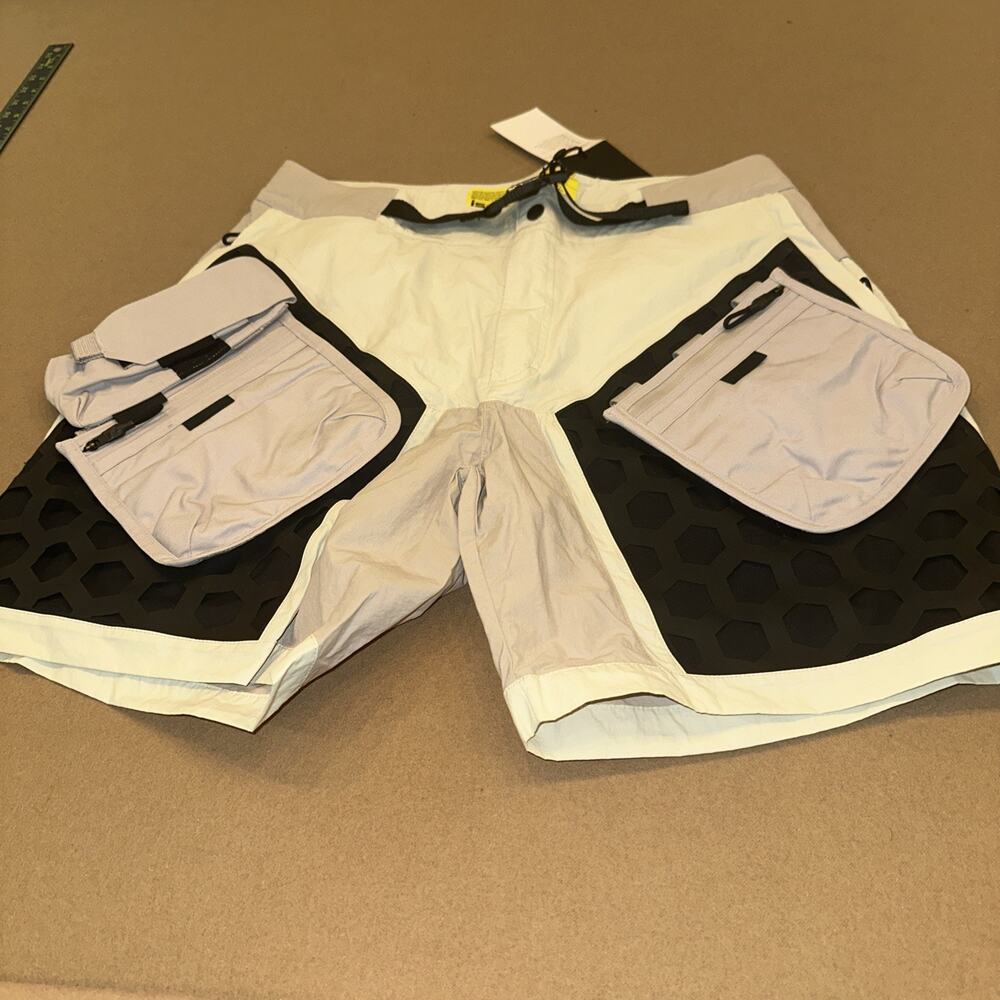 Nike ISPA Modular Pocket Shorts FV4895-072 Light Bone Black Men’s Size Medium